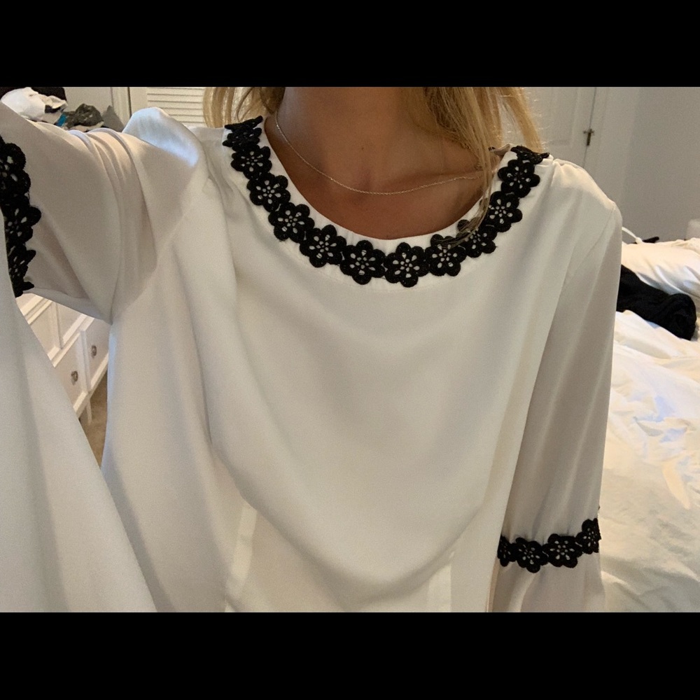 Pretty Blouse - Picture 3 of 4